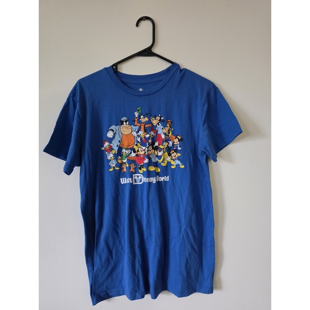 Disneyland Resort Exclusive Blue Size Medium Mickey and Friends T- Shirt